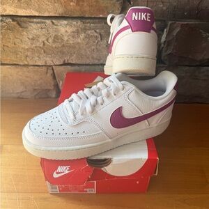 NIB/New Nike Court Vision Low athletic shoes 7.5/6